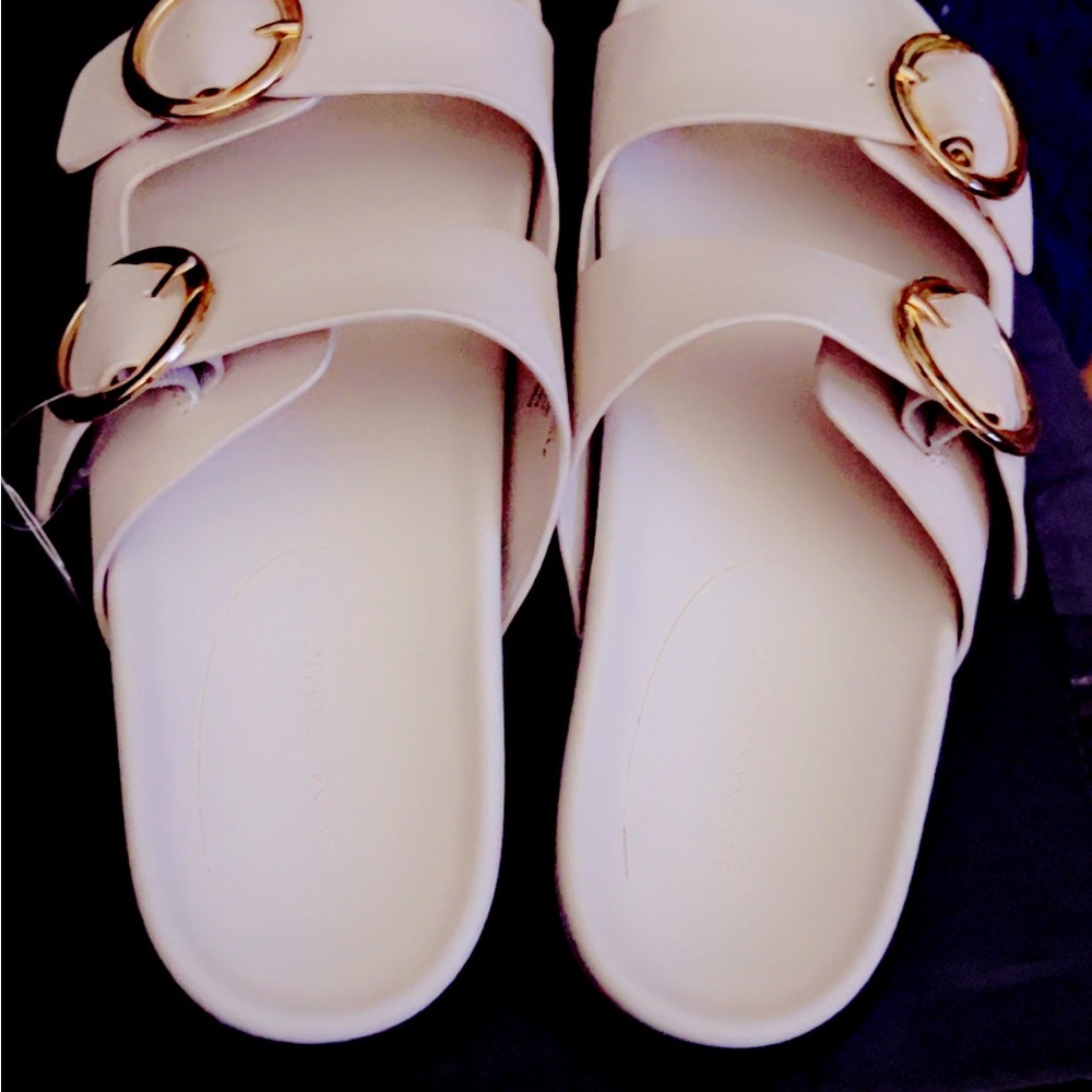 Banana Republic Stylish Cream Sandals with Gold Accents 8